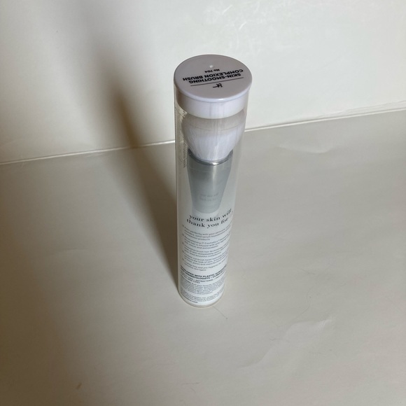 IT Cosmetics - NWOT - Heavenly Skin Bruch (#704) - never used - unopened package - Picture 2 of 3